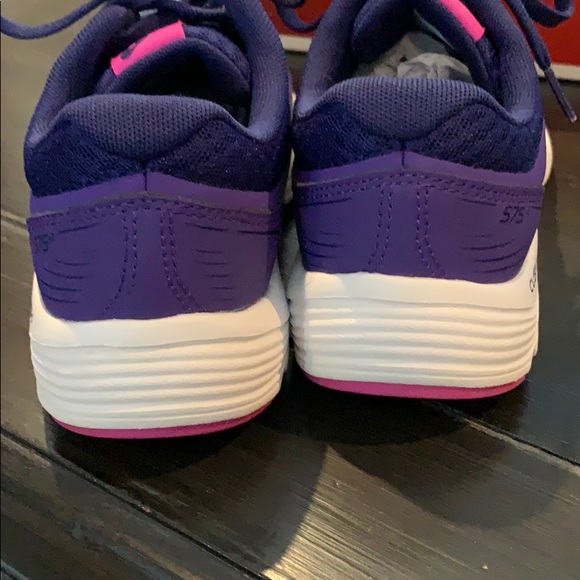 New Balance women’s running shoe - Picture 4 of 6